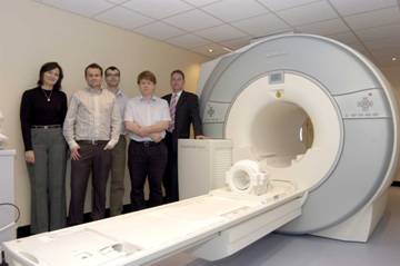 The MAGNETOM Verio from Siemens Healthcare with the team at the Leeds Musculoskeletal Biomedical Research Unit
